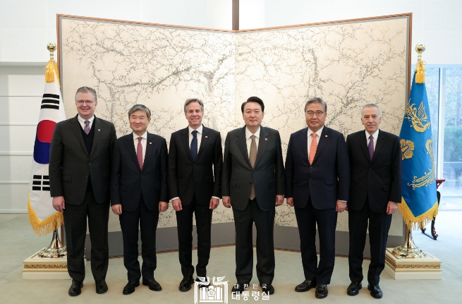 윤석열 대통령, 블링컨 美 국무장관 초청 오찬.. "동맹국으로서 미국과 긴밀히 공조할 것"