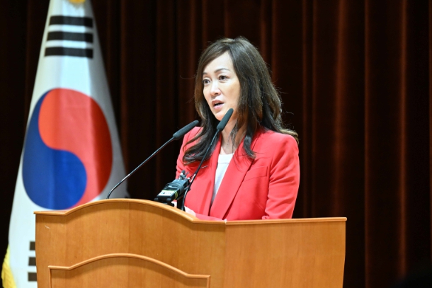 박진 외교장관, “해외 북한이탈주민 보호는 외교부 핵심 임무”: 외교부, 해외 북한이탈주민 관련 다큐멘터리 영화 '비욘드 유토피아' 상영회 개최